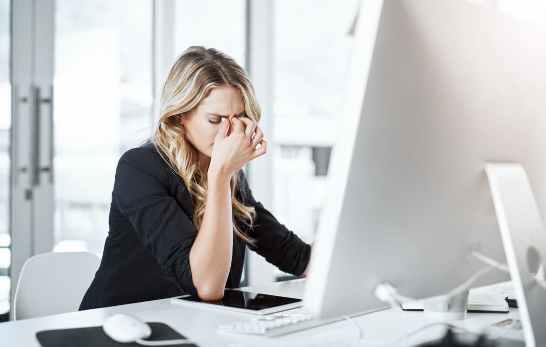 What causes negative thoughts to arise?